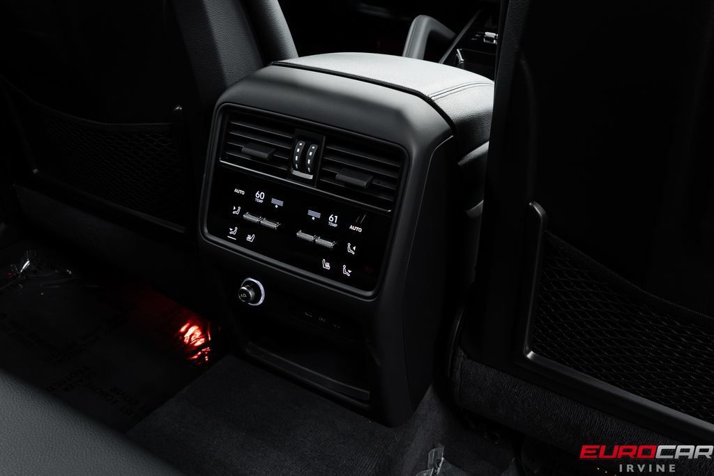 Used 2025 Porsche Cayenne AWD/4WD image 39