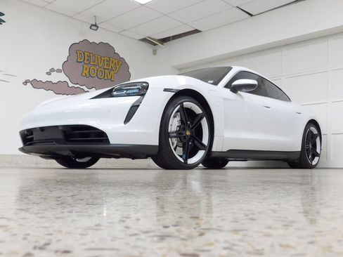 Used 2021 Porsche Taycan 4S AWD/4WD image 9
