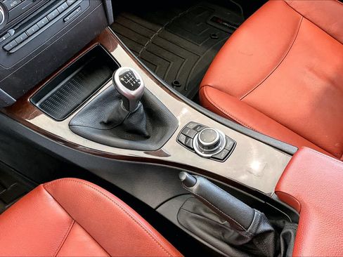 Used 2010 BMW 328i Sedan RWD image 18