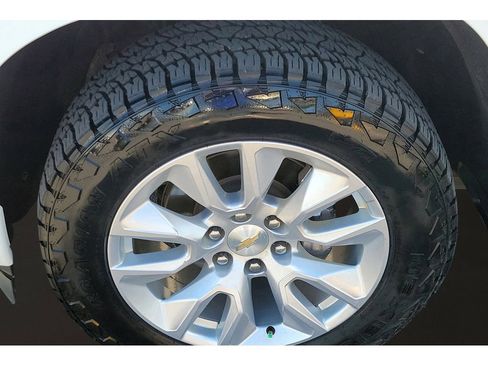 Used 2023 Chevrolet Silverado 1500 Custom AWD/4WD image 10