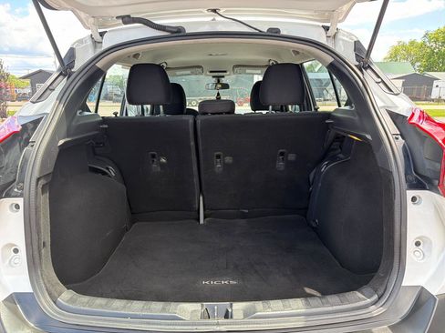 Used 2020 Nissan Kicks S FWD image 17