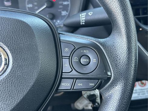 Used 2023 Toyota Corolla LE image 28