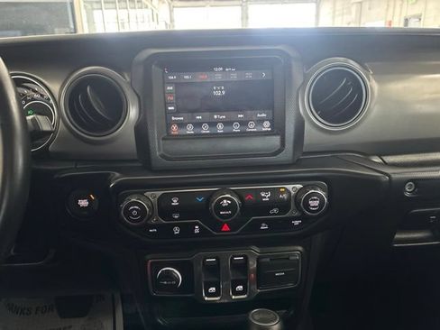 Used 2022 Jeep Wrangler Sport AWD/4WD image 21