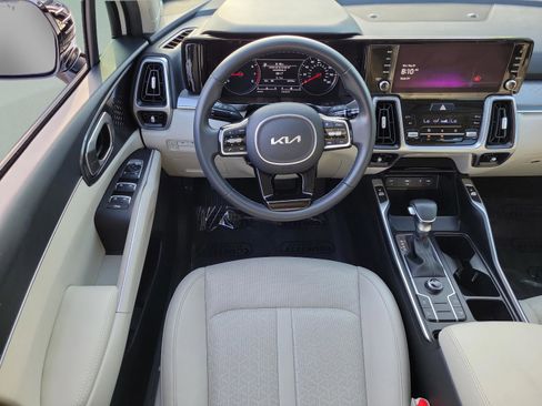 Used 2023 Kia Sorento S w/ Panoramic Sunroof Package FWD image 9