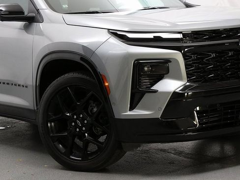 Certified 2024 Chevrolet Traverse RS w/ LPO, Floor Liner Package image 3