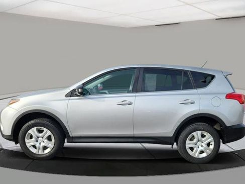 Used 2014 Toyota RAV4 LE image 2