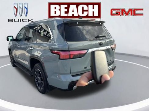 Used 2024 Toyota Sequoia Limited AWD/4WD image 7