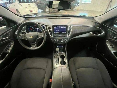 Used 2023 Chevrolet Malibu LT image 4