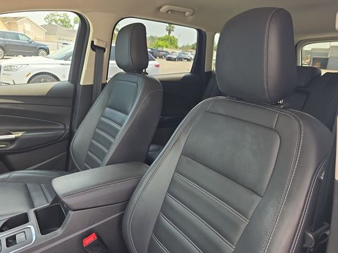 Used 2019 Ford Escape SEL image 15