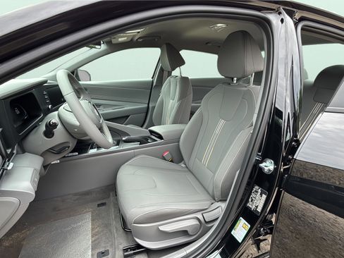 New 2026 Hyundai Elantra Sport FWD image 19