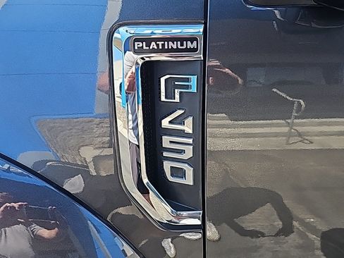 Used 2018 Ford F450 Platinum w/ Platinum Ultimate Package image 14