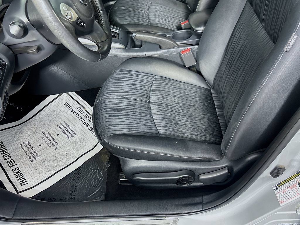 Used 2016 Nissan Sentra SV FWD image 19