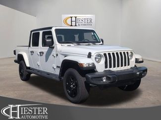 Used 2023 Jeep Gladiator Sport AWD/4WD video 1