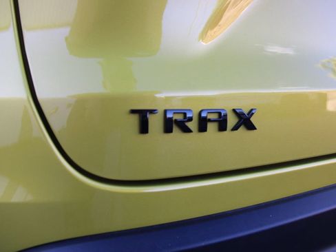 Used 2025 Chevrolet Trax RS image 31