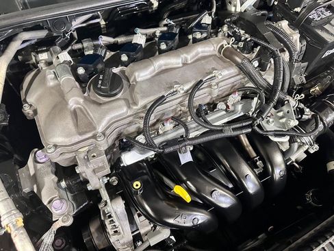 Used 2021 Toyota Corolla LE w/ Carpet Mat Package (TMS) image 31