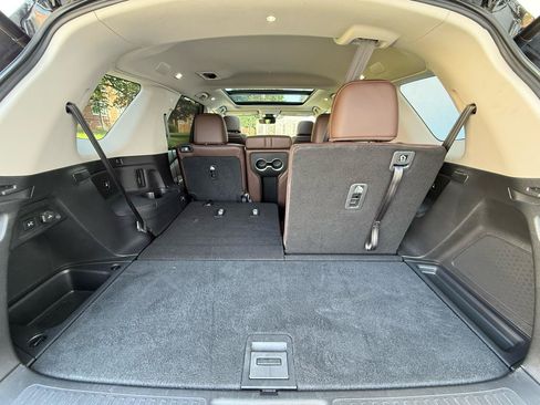 Used 2023 Honda Pilot Elite image 6
