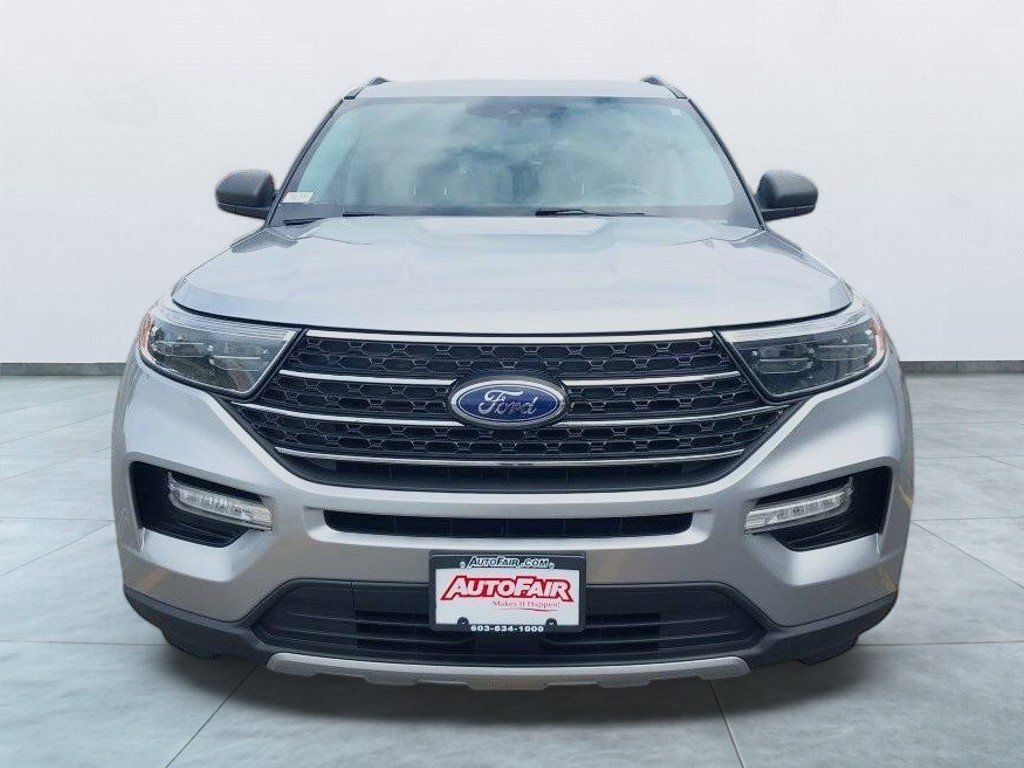 Certified 2022 Ford Explorer XLT w/ Equipment Group 202A AWD/4WD image 2
