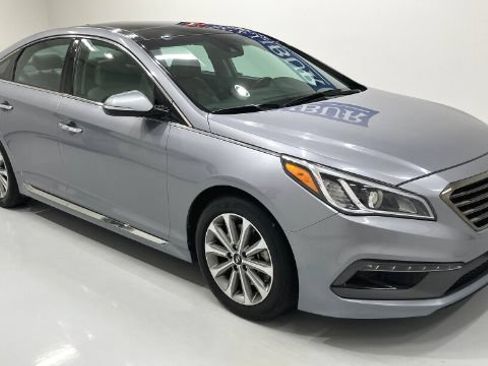 Used 2016 Hyundai Sonata Limited w/ Option Group 04 FWD image 9
