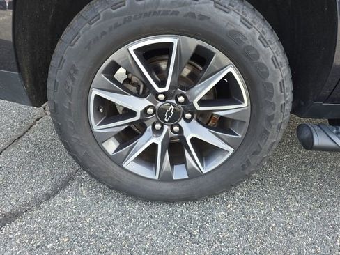 Used 2022 Chevrolet Tahoe Z71 w/ Luxury Package image 9