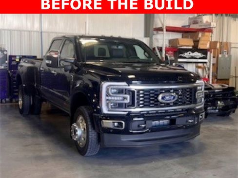 Used 2024 Ford F450 Platinum image 4