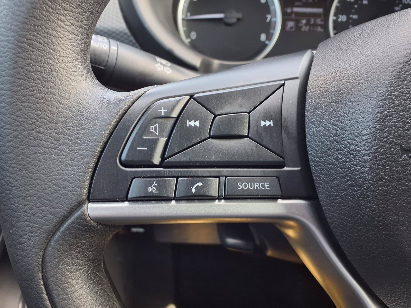 Used 2021 Nissan Kicks S FWD image 14