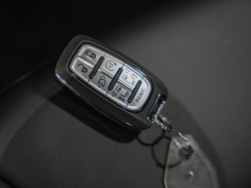 New 2026 Chrysler Pacifica Select image 27