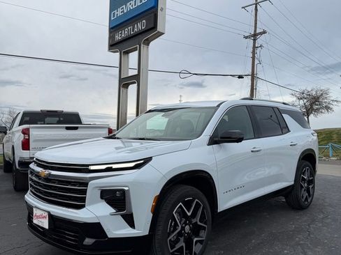 New 2026 Chevrolet Traverse High Country FWD image 3