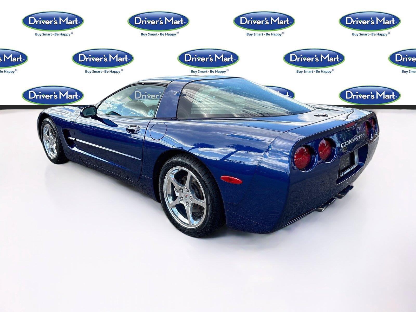 Used 2004 Chevrolet Corvette Coupe w/ Preferred Equipment Group RWD image 5