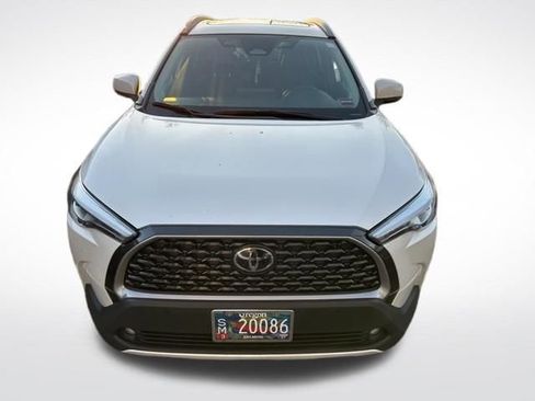 Used 2024 Toyota Corolla Cross XLE w/ Convenience Package image 8