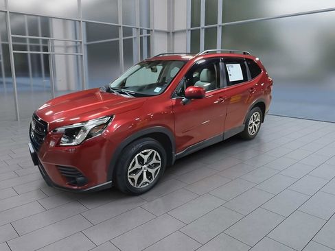 Used 2023 Subaru Forester Premium AWD/4WD image 4