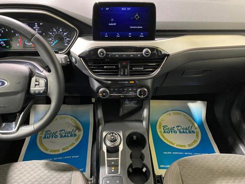 Used 2022 Ford Escape SE w/ Cold Weather Package image 11