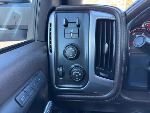 Used 2015 GMC Sierra 2500 SLT w/ Duramax Plus Package image 26