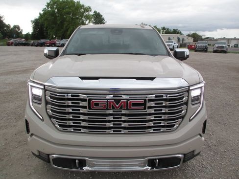New 2026 GMC Sierra 1500 Denali w/ Denali Reserve Package AWD/4WD image 13
