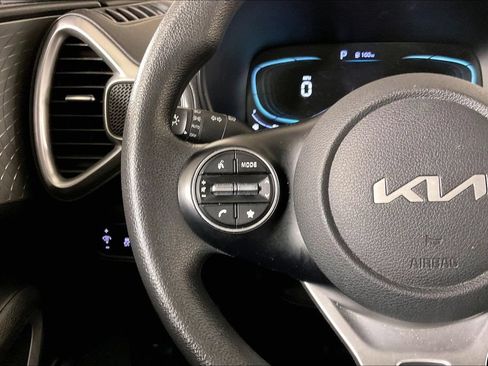 Used 2024 Kia Soul LX w/ Option Group 015 FWD image 18