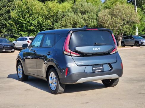 Certified 2025 Kia Soul LX w/ LX Technology Package FWD image 5