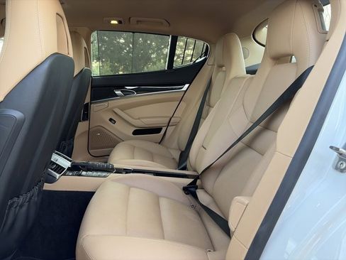 Used 2015 Porsche Panamera S image 13
