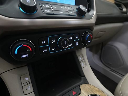 Used 2018 GMC Acadia Denali w/ Technology Package image 21