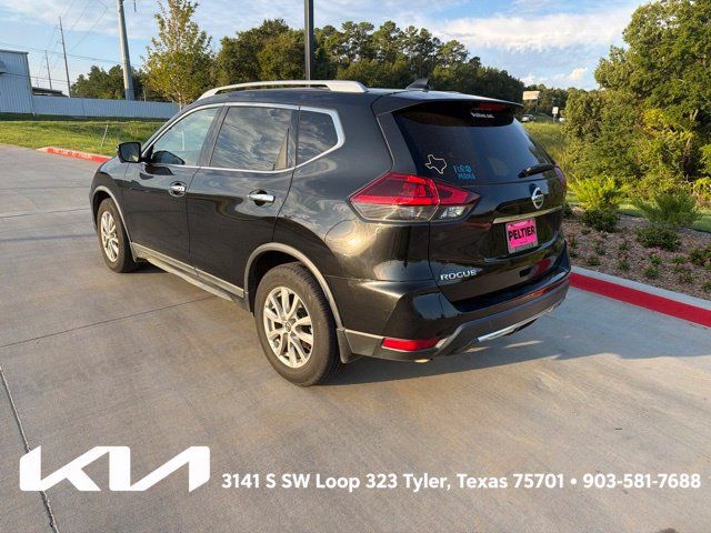 Used 2018 Nissan Rogue SV w/ Premium Package FWD image 9