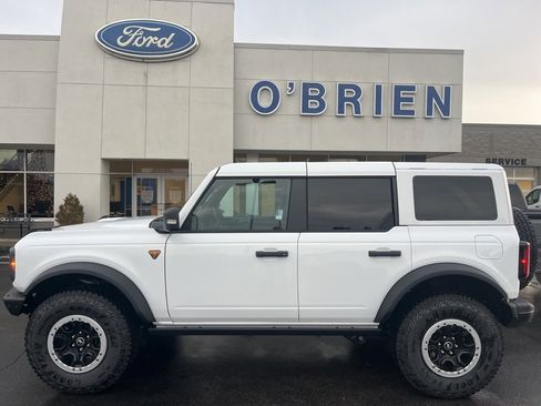 New 2025 Ford Bronco Badlands image 2