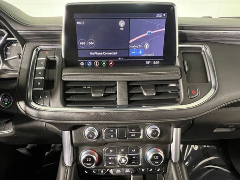 Used 2021 GMC Yukon XL SLT w/ SLT Premium Package AWD/4WD image 28
