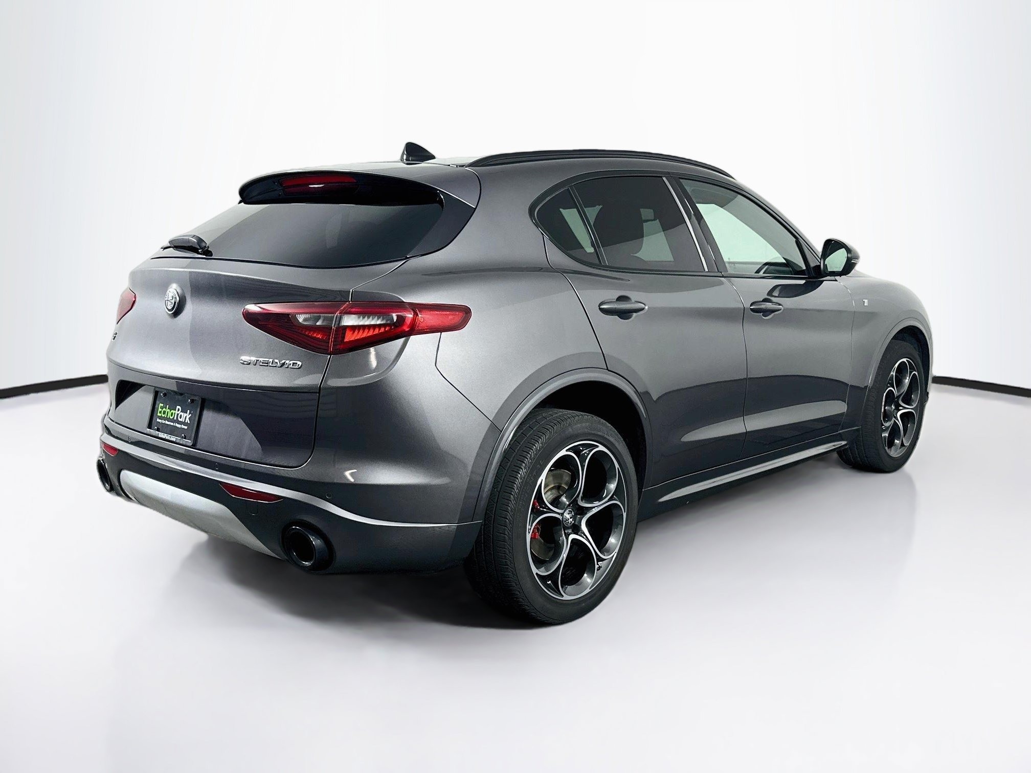 Used 2023 Alfa Romeo Stelvio Ti AWD/4WD image 9
