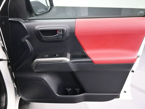 Used 2021 Toyota Tacoma SR5 image 11