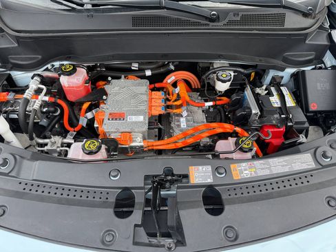 Used 2023 Chevrolet Bolt EUV LT w/ Convenience Package image 20