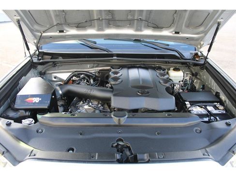 Used 2013 Toyota 4Runner SR5 w/ Convenience Pkg image 32