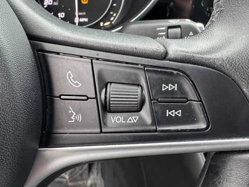 Used 2017 Alfa Romeo Giulia Sprint w/ Cold Weather Package image 15