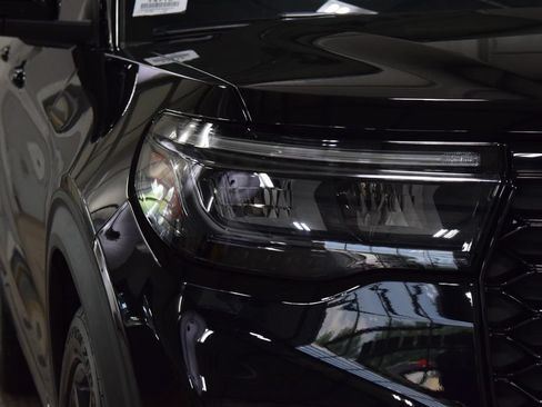 Used 2025 Ford Explorer ST w/ Sun And Sound Package AWD/4WD image 10