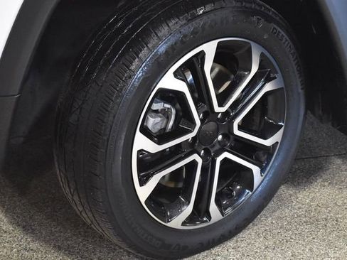 Certified 2023 Jeep Compass Limited image 11