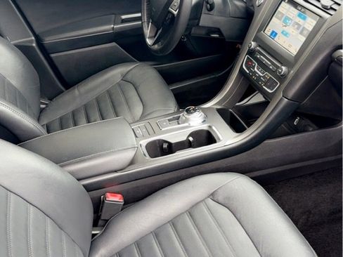 Used 2017 Ford Fusion Energi SE FWD image 8