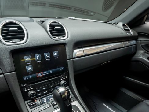 Certified 2018 Porsche 718 Cayman RWD image 19