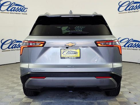 Used 2025 Chevrolet Equinox LT w/ Convenience Package II FWD image 4